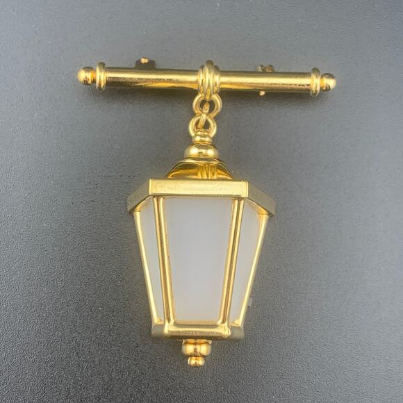 Vintage Gold Tone Lantern Light Up Post Brooch 2.25" Works! - Picture 1 of 4